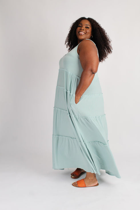 Plus size maxi dress (light green)