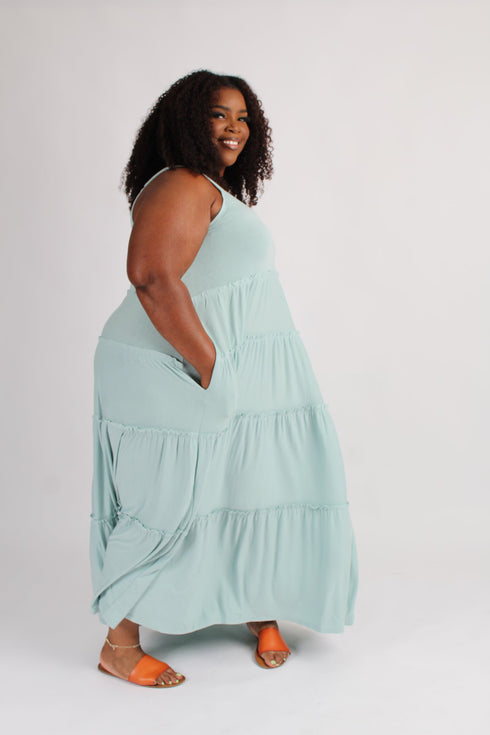 Plus size maxi dress (light green)