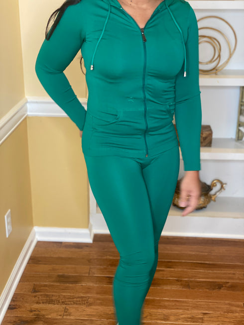 Play Hard - green tracksuit (Kelly green)