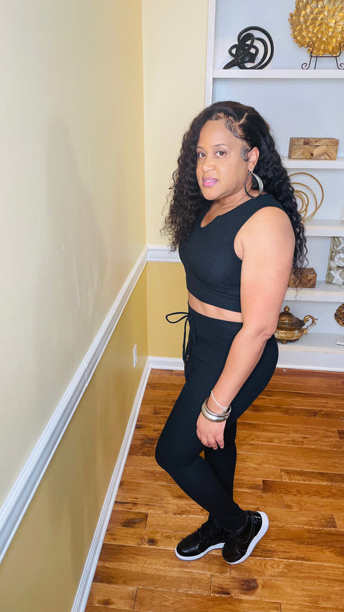 Tell me about it-crop top ribbed legging set (black)