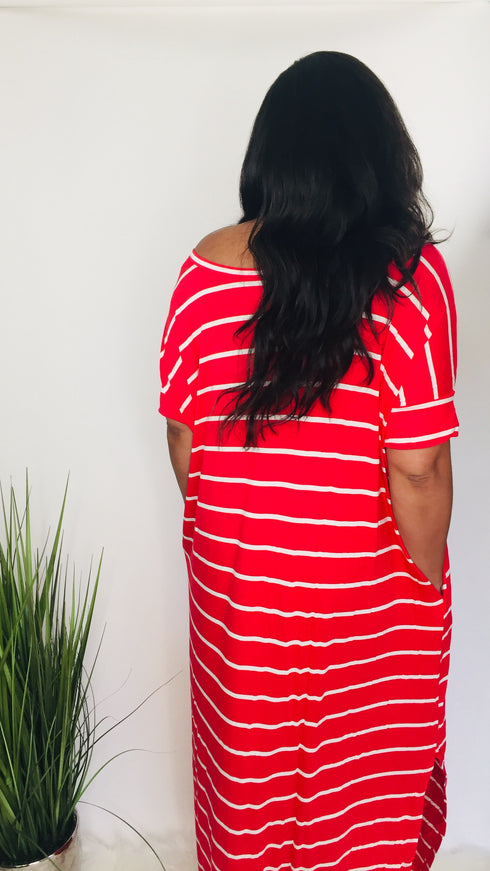 Vacation Bound|plus size maxi dress -ruby/ivory