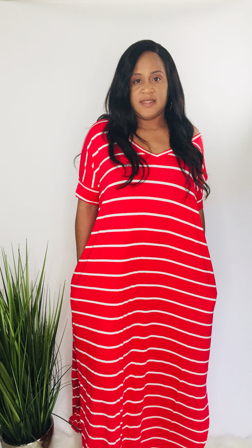 Vacation Bound|plus size maxi dress -ruby/ivory