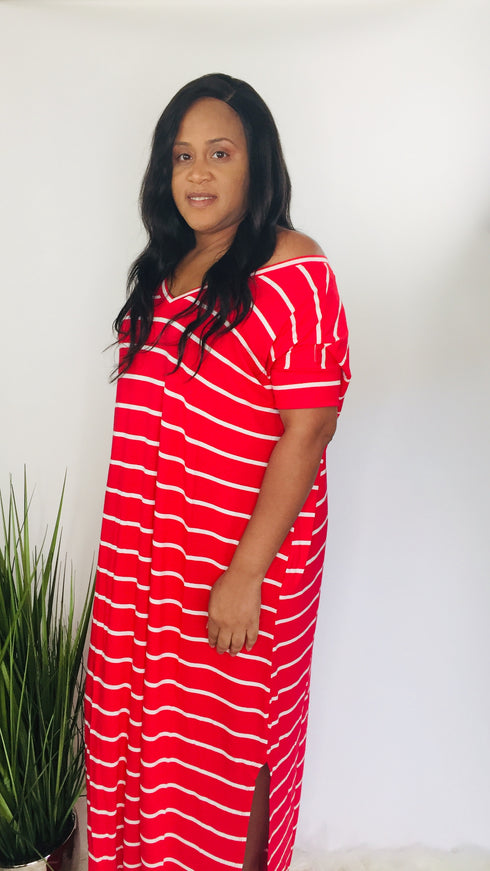Vacation Bound|plus size maxi dress -ruby/ivory