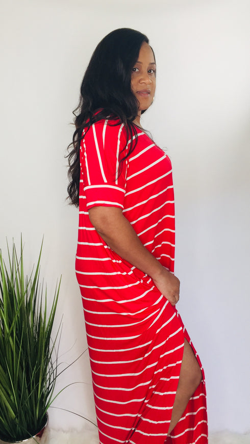 Vacation Bound|plus size maxi dress -ruby/ivory