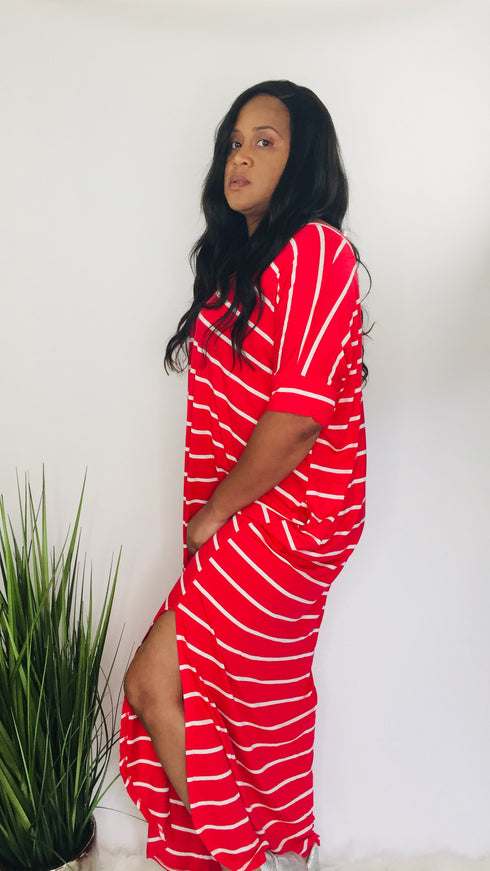 Vacation Bound|plus size maxi dress -ruby/ivory